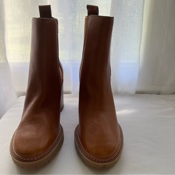 Tory Burch Chelsea 70mm Lug Sole Bootie in Camel - Picture 4 of 11